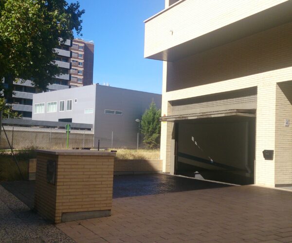 Plaza de garaje en alquiler en Zaragoza